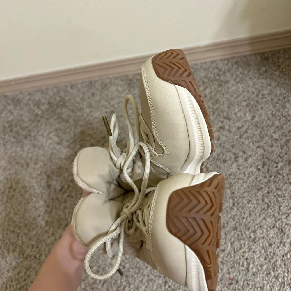 Eddie Bauer Women's Balasana Winter Boot Tan Size 7 Lace Up Lined Outdoor Snow